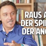 Corona – Vom Virus zur globalen Bedrohung? – Raus aus der Spirale der Angst! Roberto Martinez Corona – Vom Virus zur globalen Bedrohung? – Raus aus der Spirale der Angst! Roberto Martinez